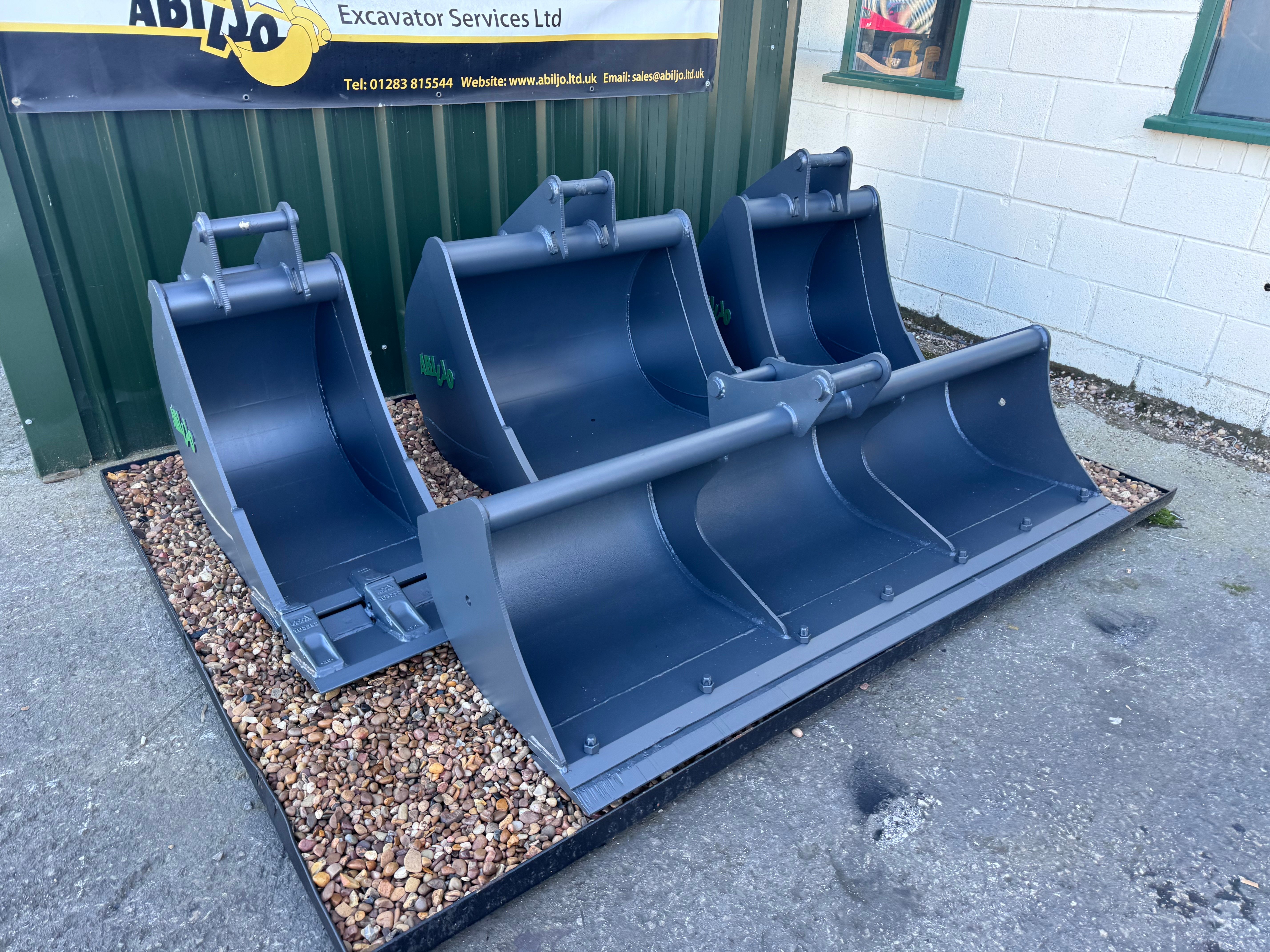 HD excavator buckets for Hitachi ZX85 machine