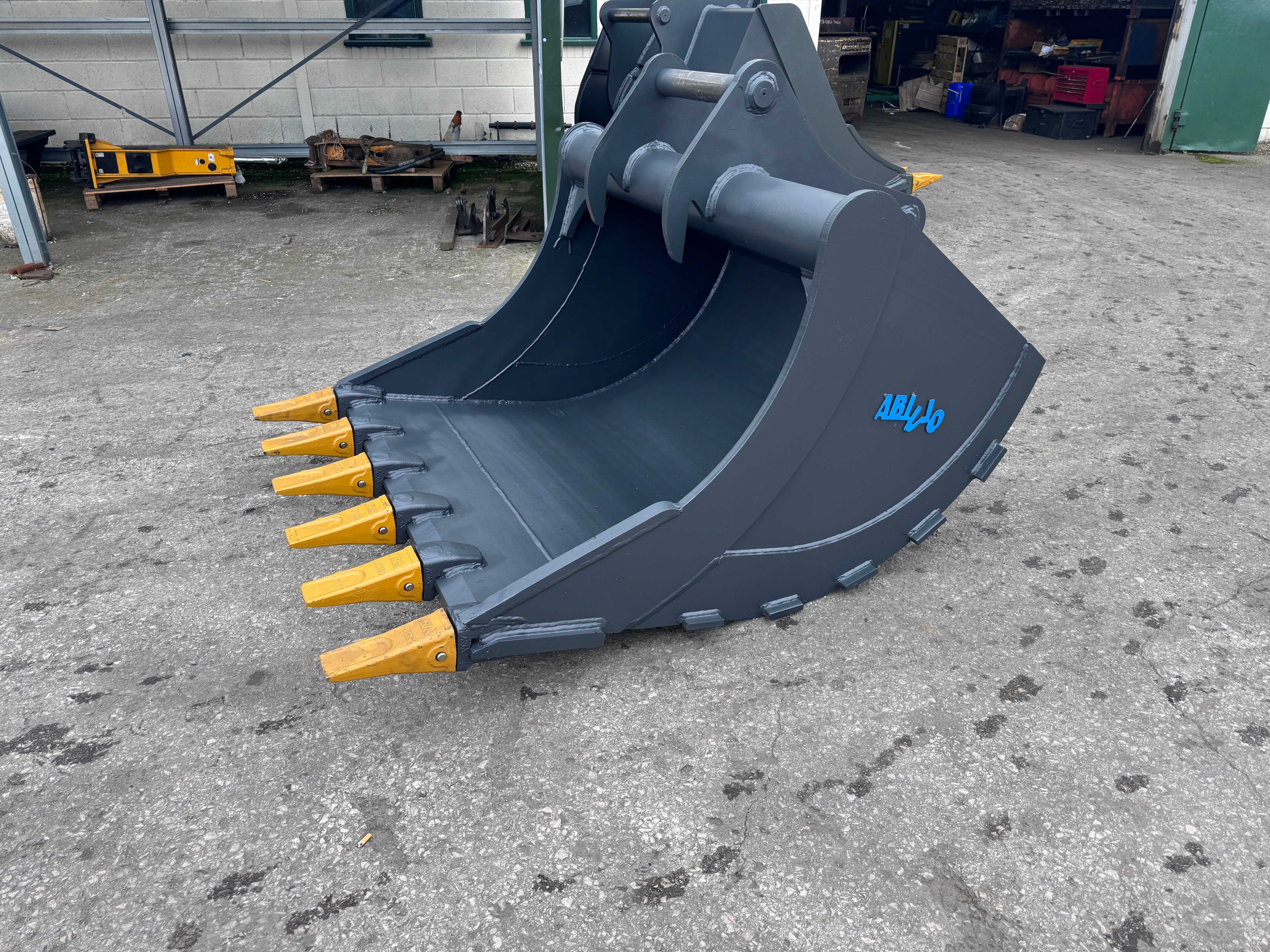 60inch NS20T Scandanavian Nordic S70 tilt rotator bucket